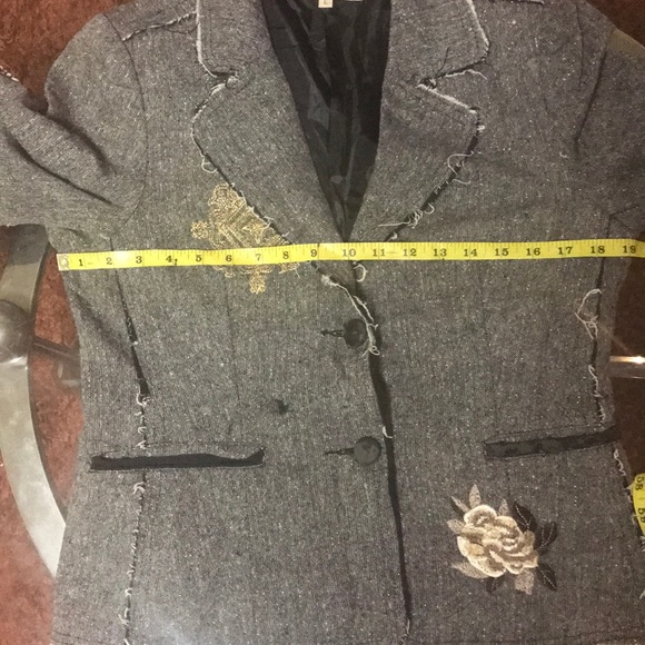 Lucy Collection blazer - Picture 7 of 8